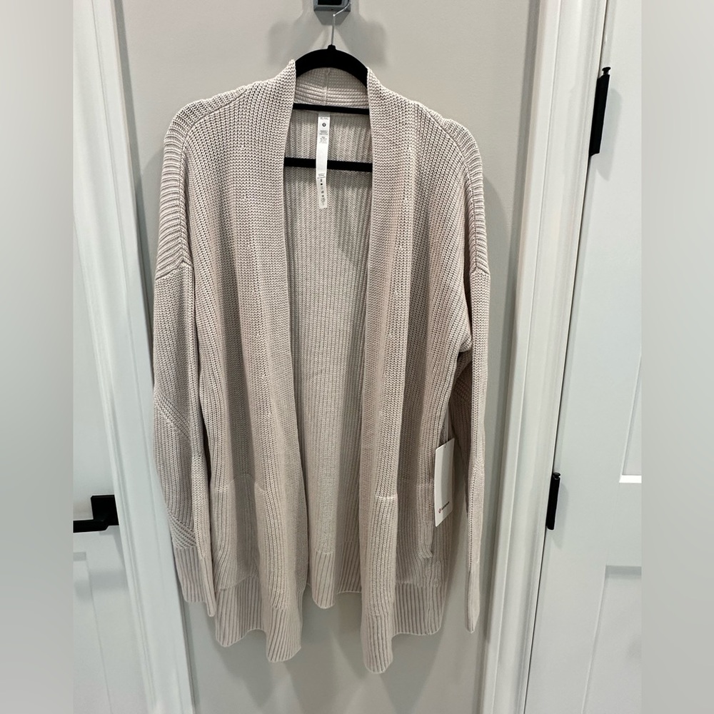 Never worn lululemon cashlu sweater